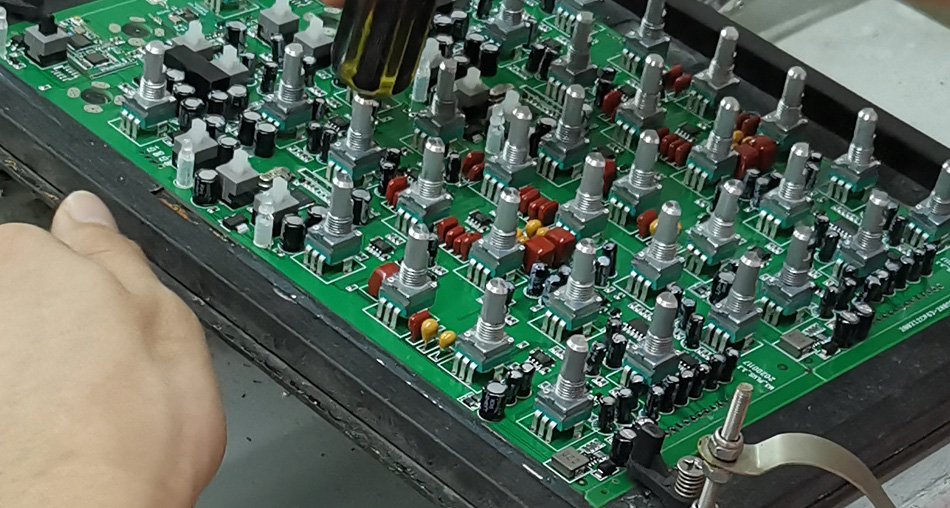 Come ridurre i costi di produzione delle fabbriche PCBA ottimizzando la catena di fornitura?