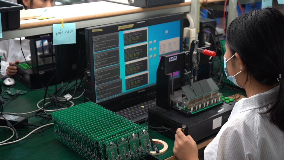 In che modo i test funzionali delle fabbriche PCBA migliorano l'affidabilità del prodotto?