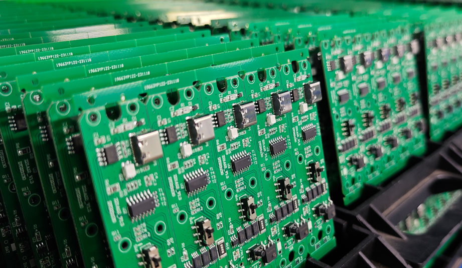 Come utilizzare gli strumenti di valutazione della capacità per selezionare la migliore fabbrica PCBA?