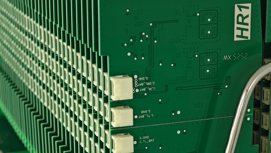 In che modo le fabbriche PCBA di controllo industriale possono migliorare il controllo di qualità attraverso il monitoraggio dei dati in tempo reale?